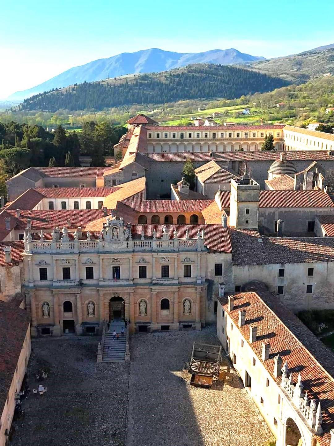 Casa Semeria Certosa Di Padula Exterior foto